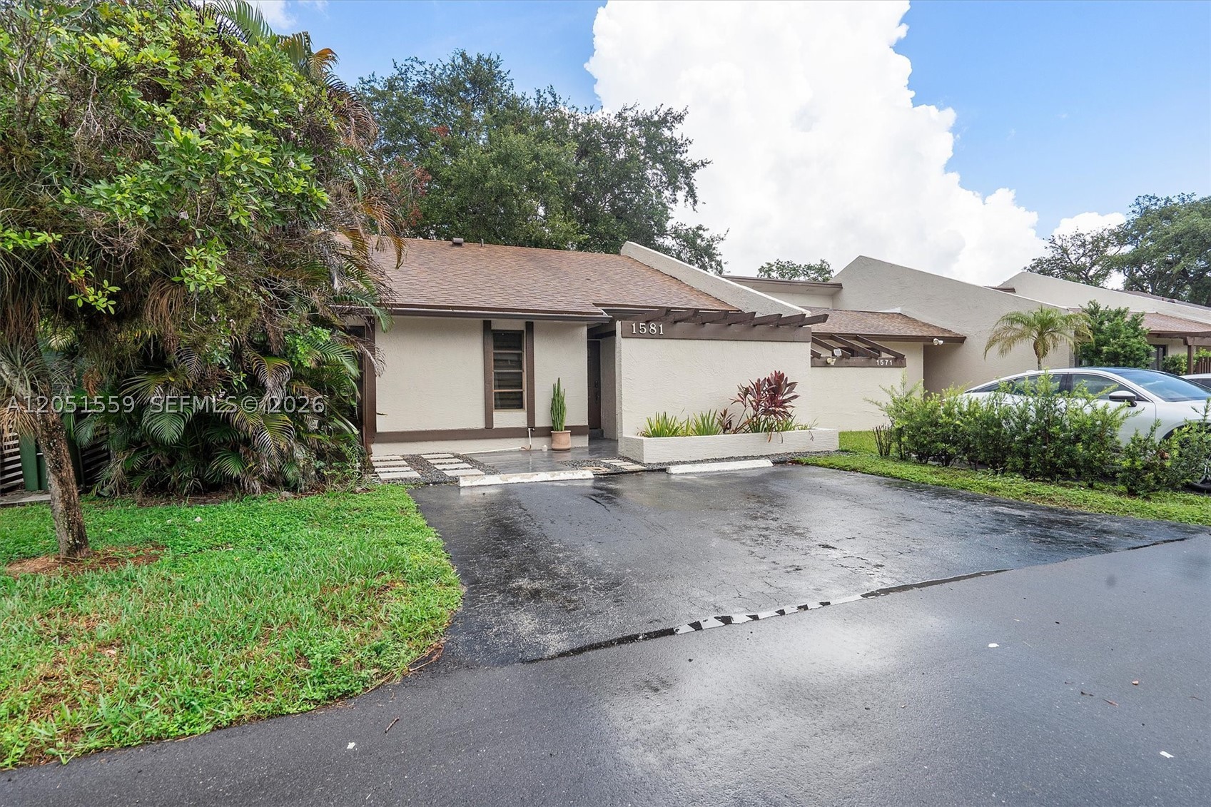 EVERGLADES SUGAR & LAND C - Residential Lease