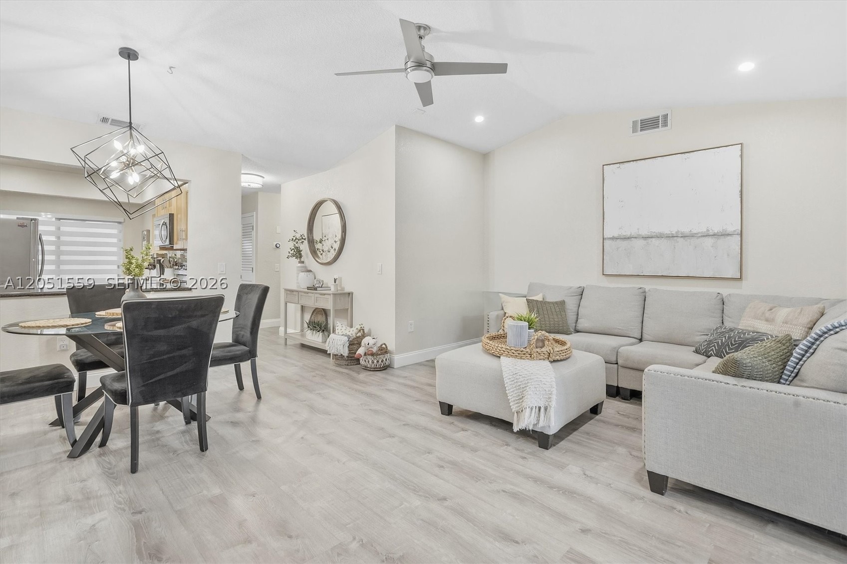 EVERGLADES SUGAR & LAND C - Residential Lease