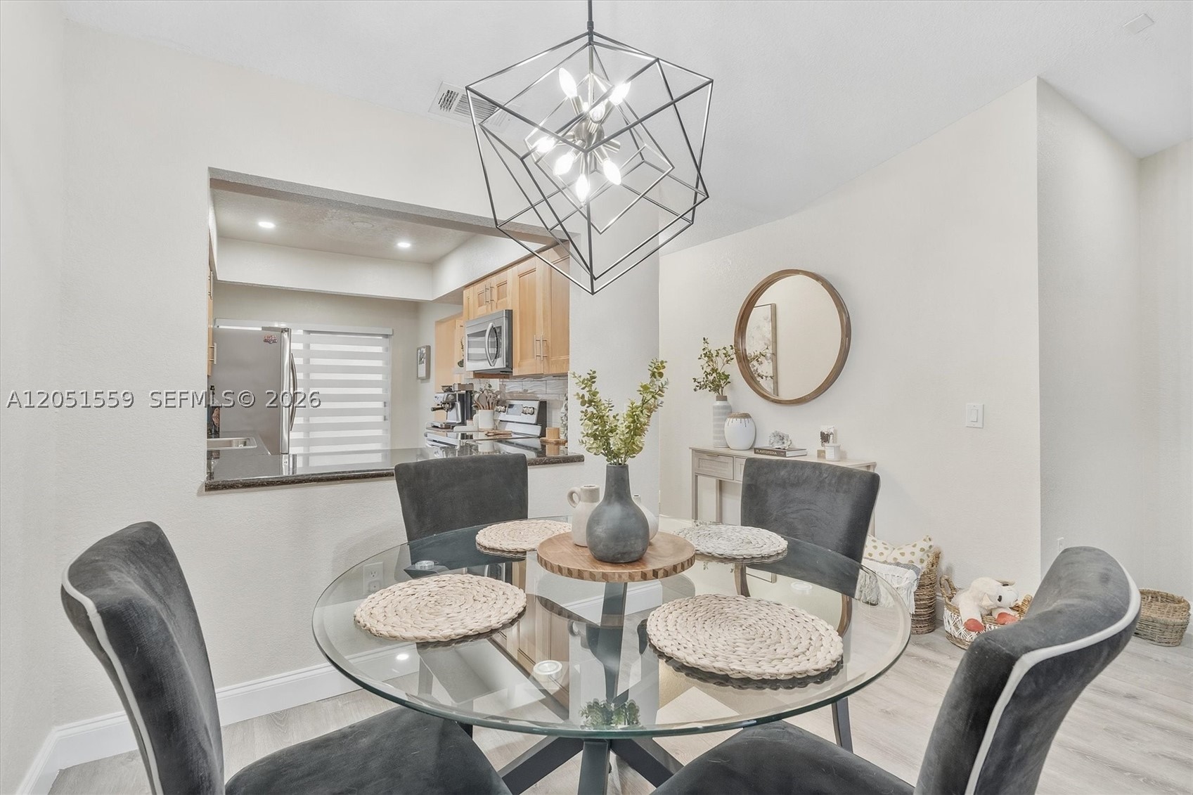 EVERGLADES SUGAR & LAND C - Residential Lease