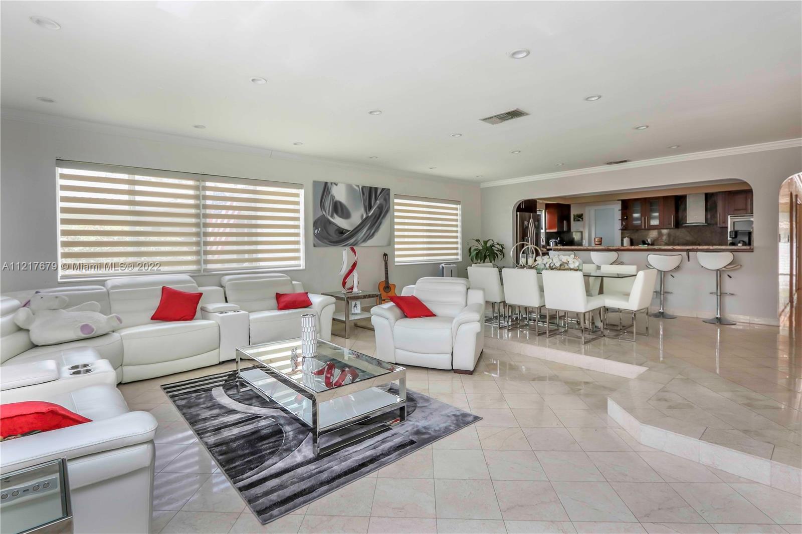 HOLLYWOOD LAKES SEC - Residential