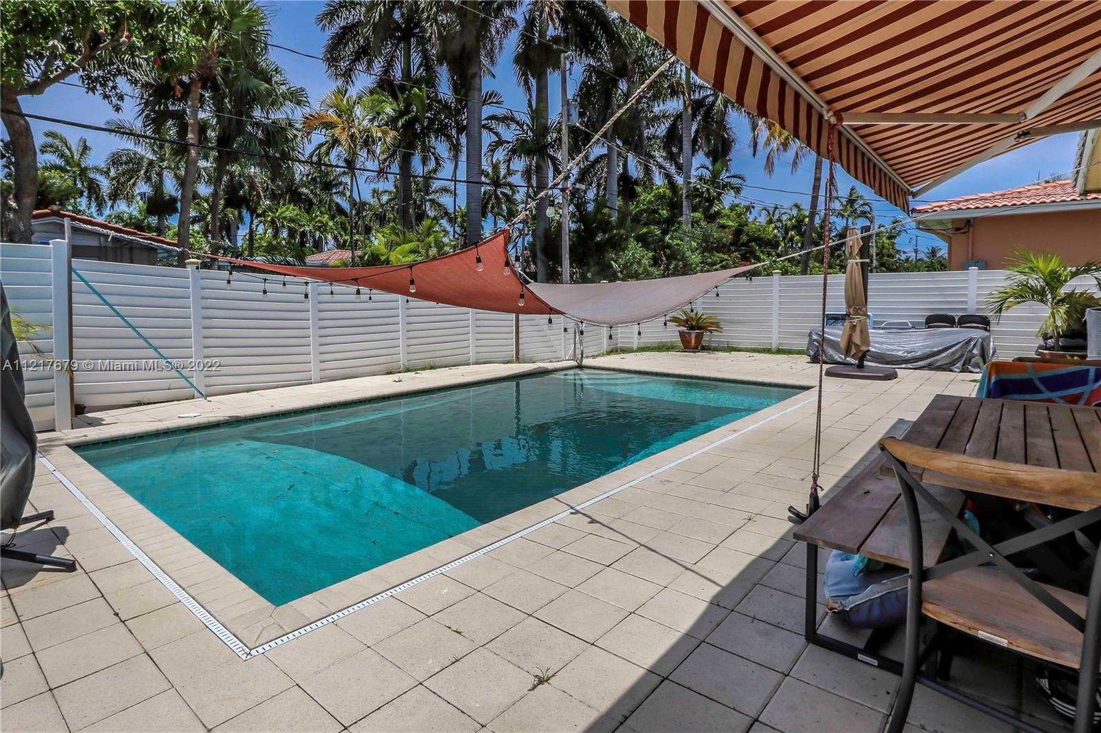 HOLLYWOOD LAKES SEC - Residential