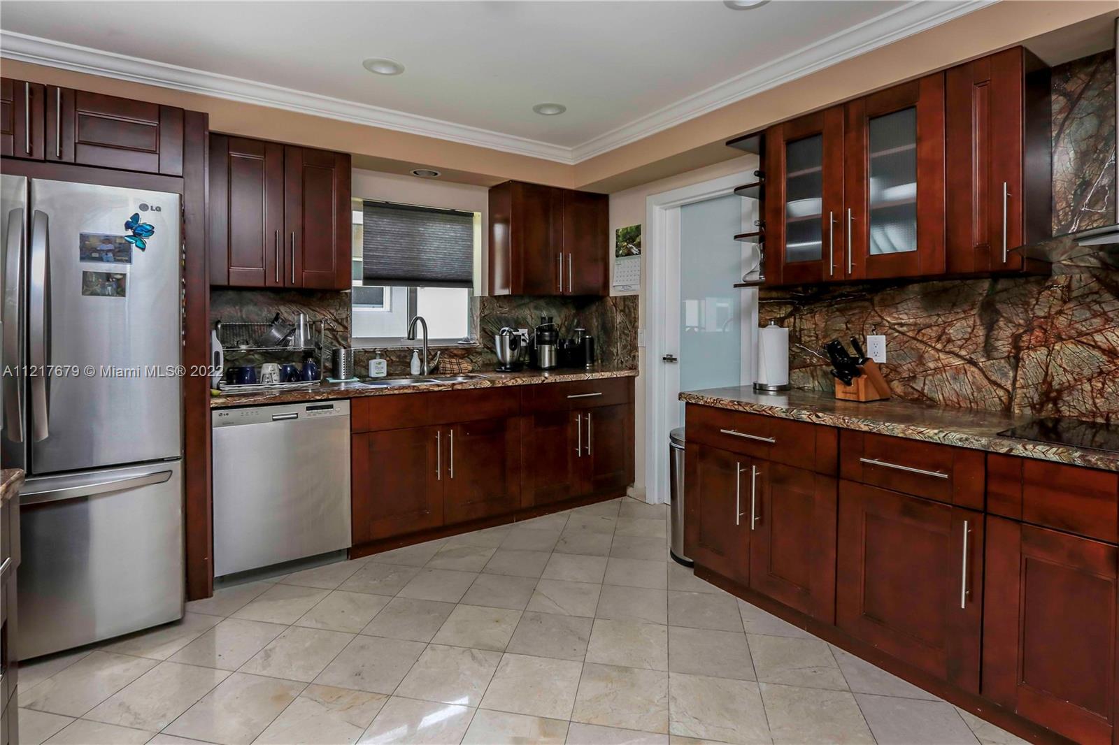 HOLLYWOOD LAKES SEC - Residential