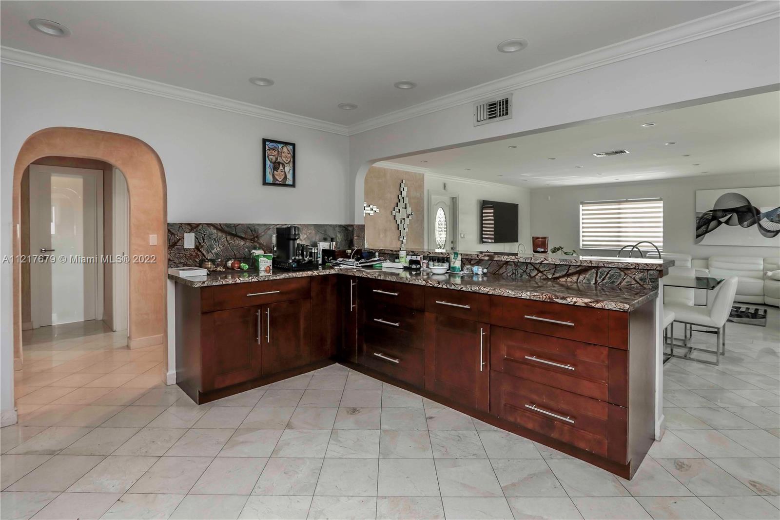 HOLLYWOOD LAKES SEC - Residential