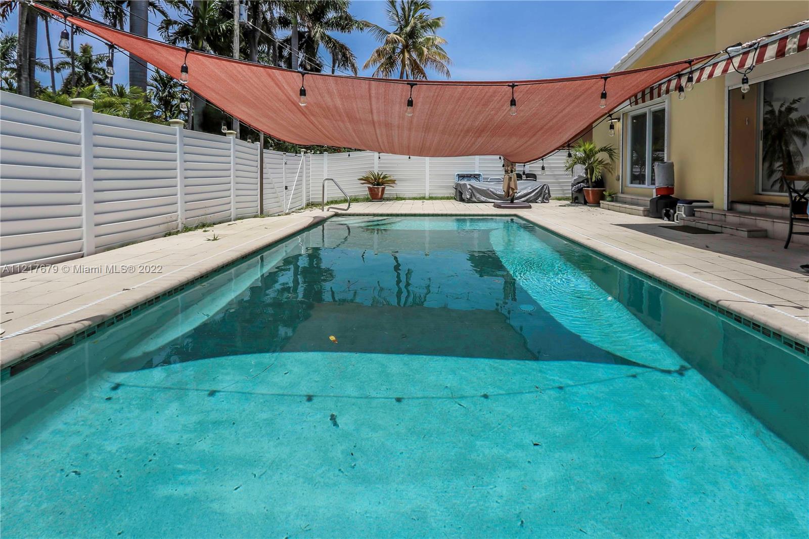 HOLLYWOOD LAKES SEC - Residential