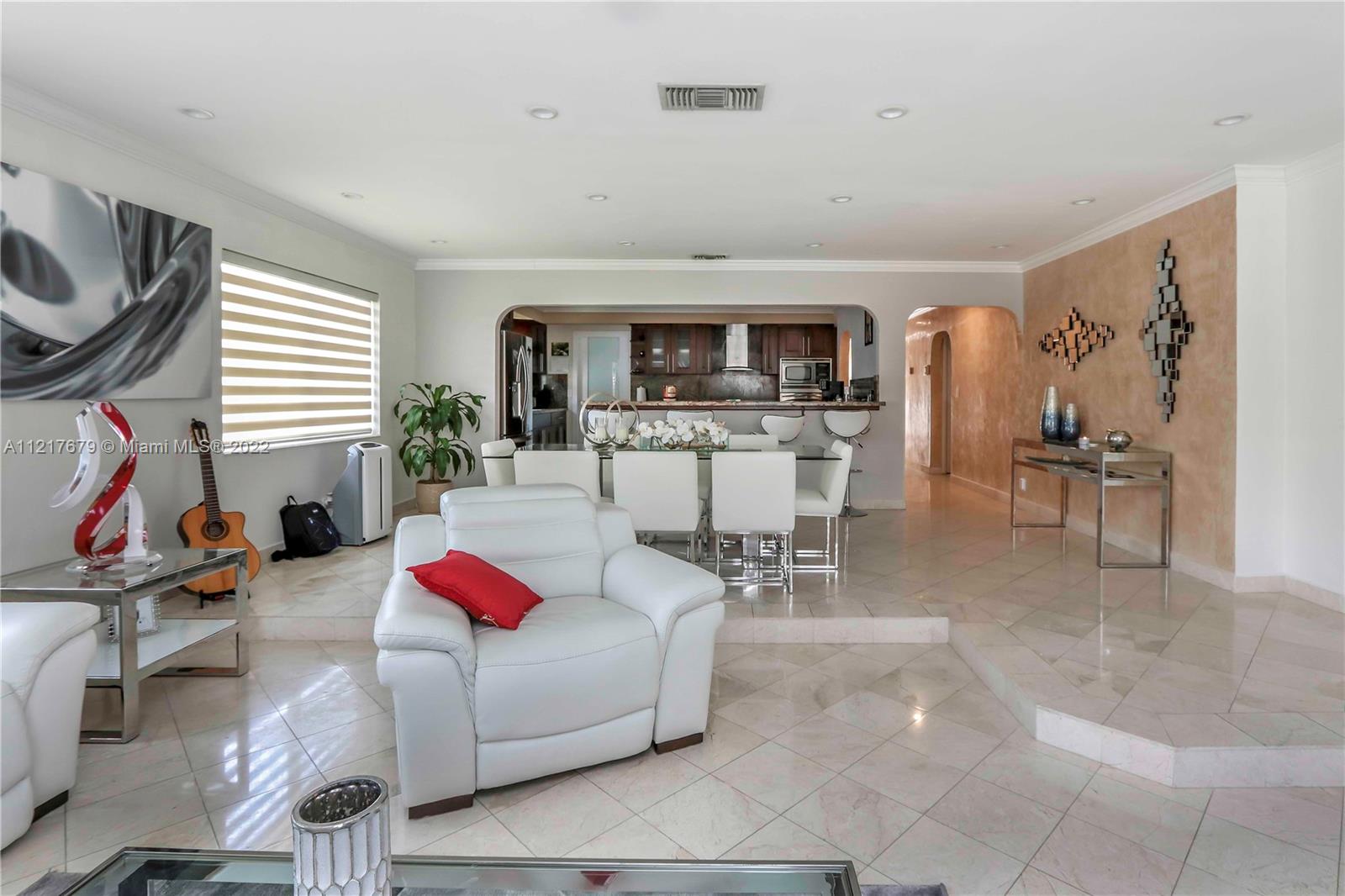 HOLLYWOOD LAKES SEC - Residential