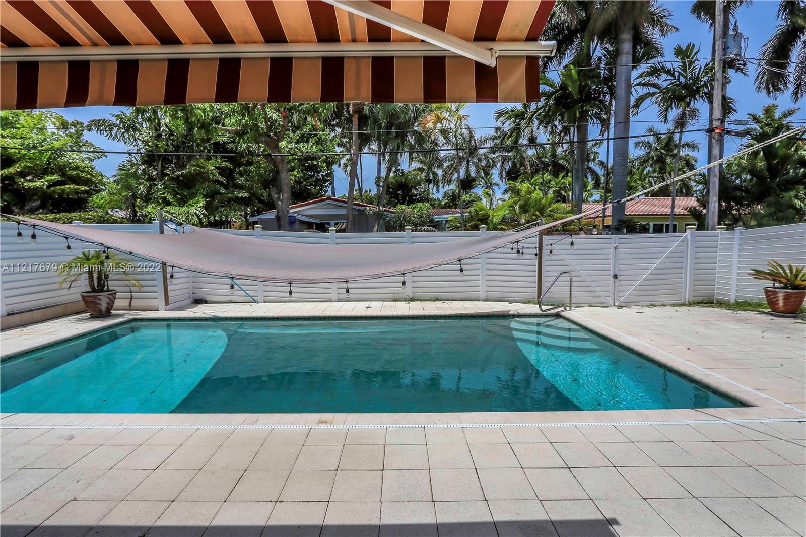 HOLLYWOOD LAKES SEC - Residential