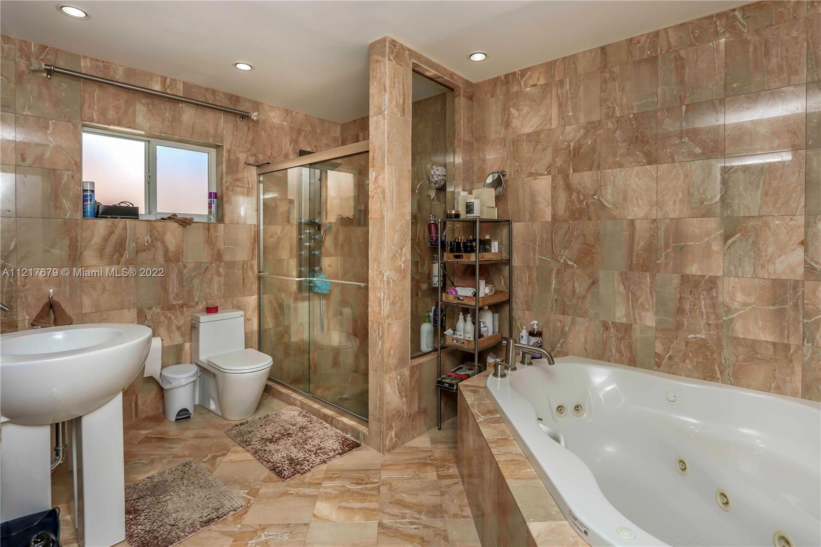 HOLLYWOOD LAKES SEC - Residential