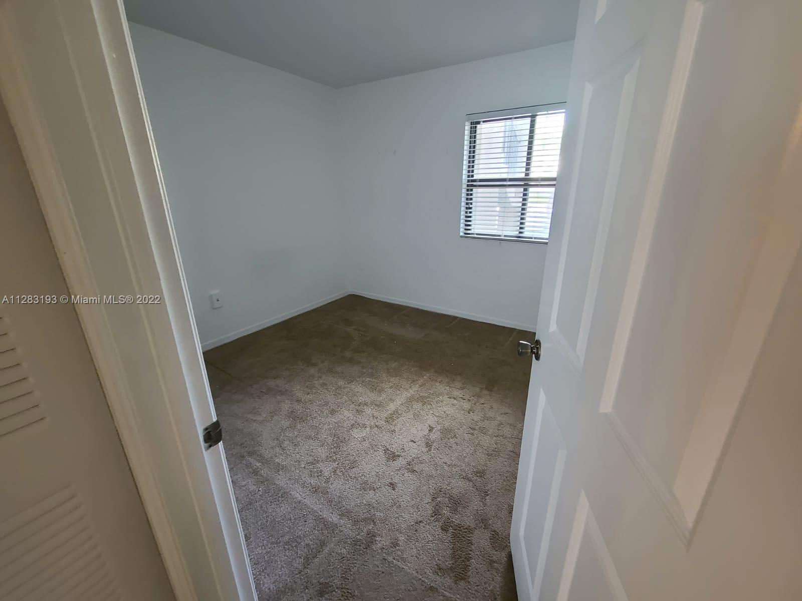 THE COURTS AT BAYSHORE II - Residential Lease