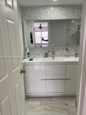 SOMERSET FOUR REPLAT - Residential Lease