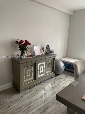 SOMERSET FOUR REPLAT - Residential Lease