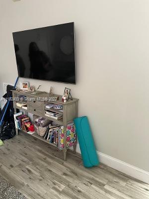 SOMERSET FOUR REPLAT - Residential Lease