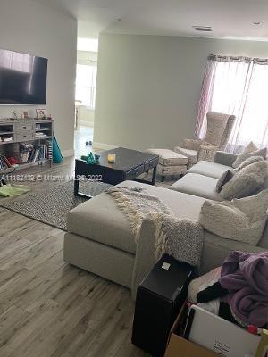 SOMERSET FOUR REPLAT - Residential Lease