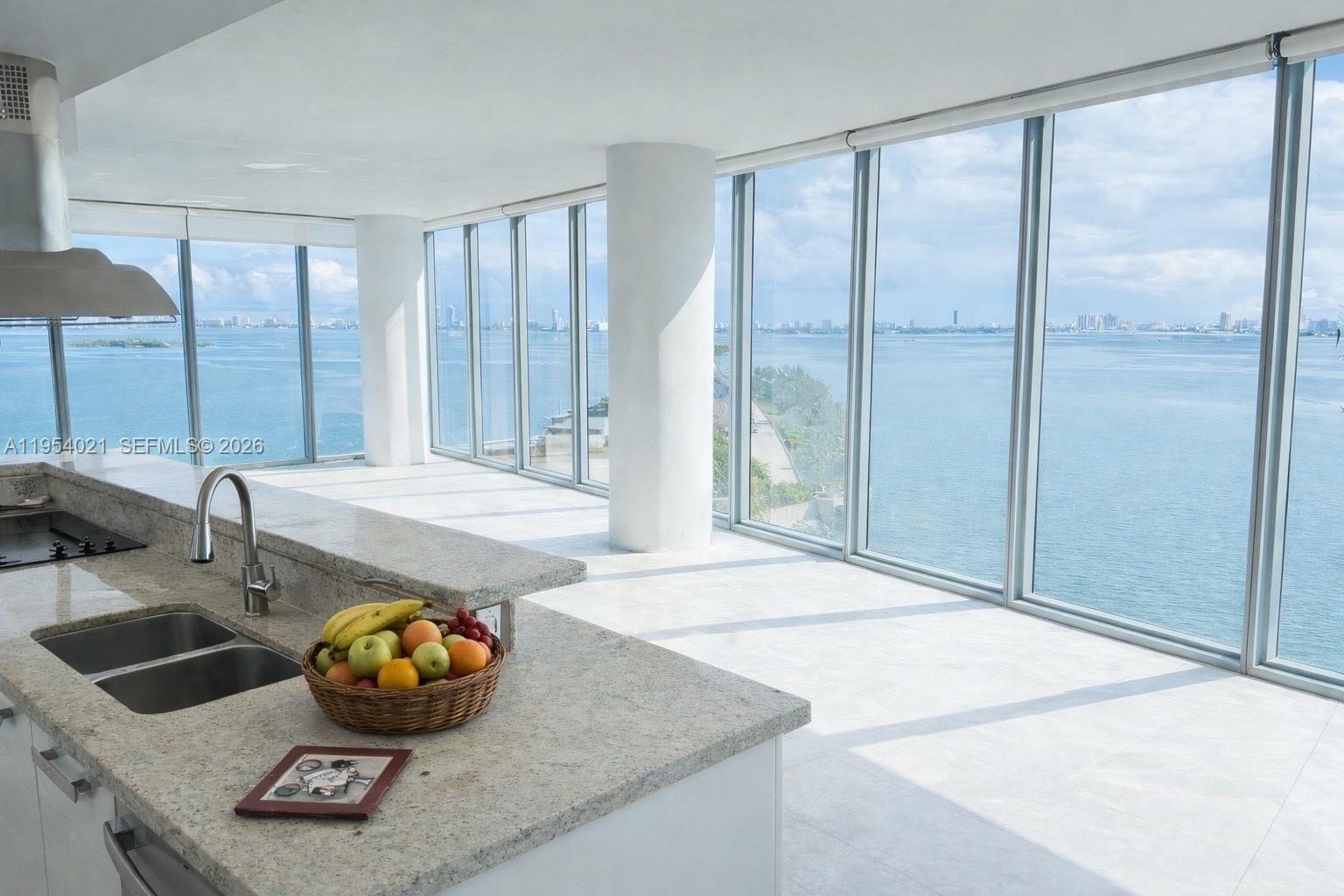 BLUE CONDO - Residential
