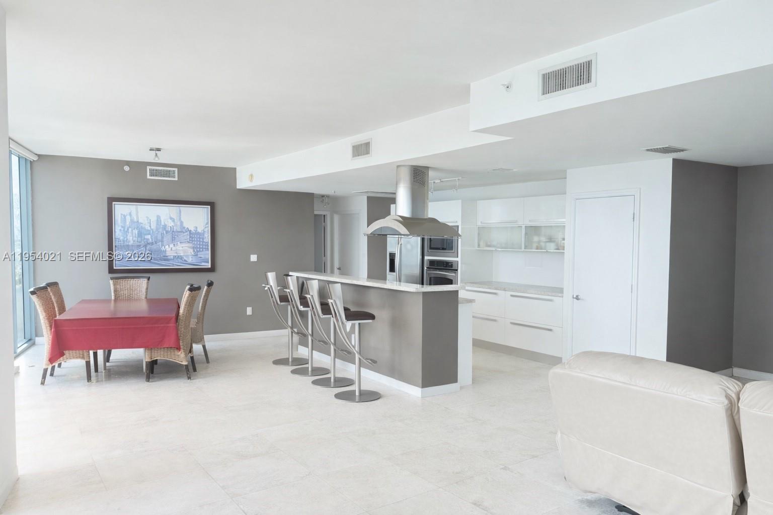 BLUE CONDO - Residential
