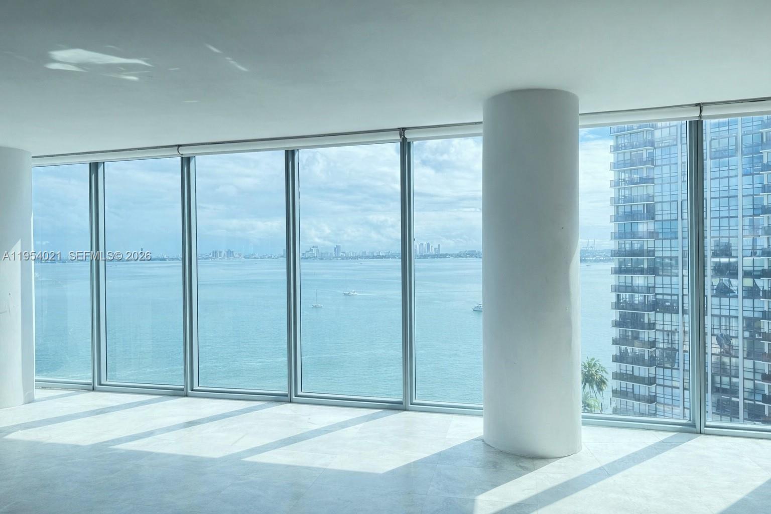 BLUE CONDO - Residential