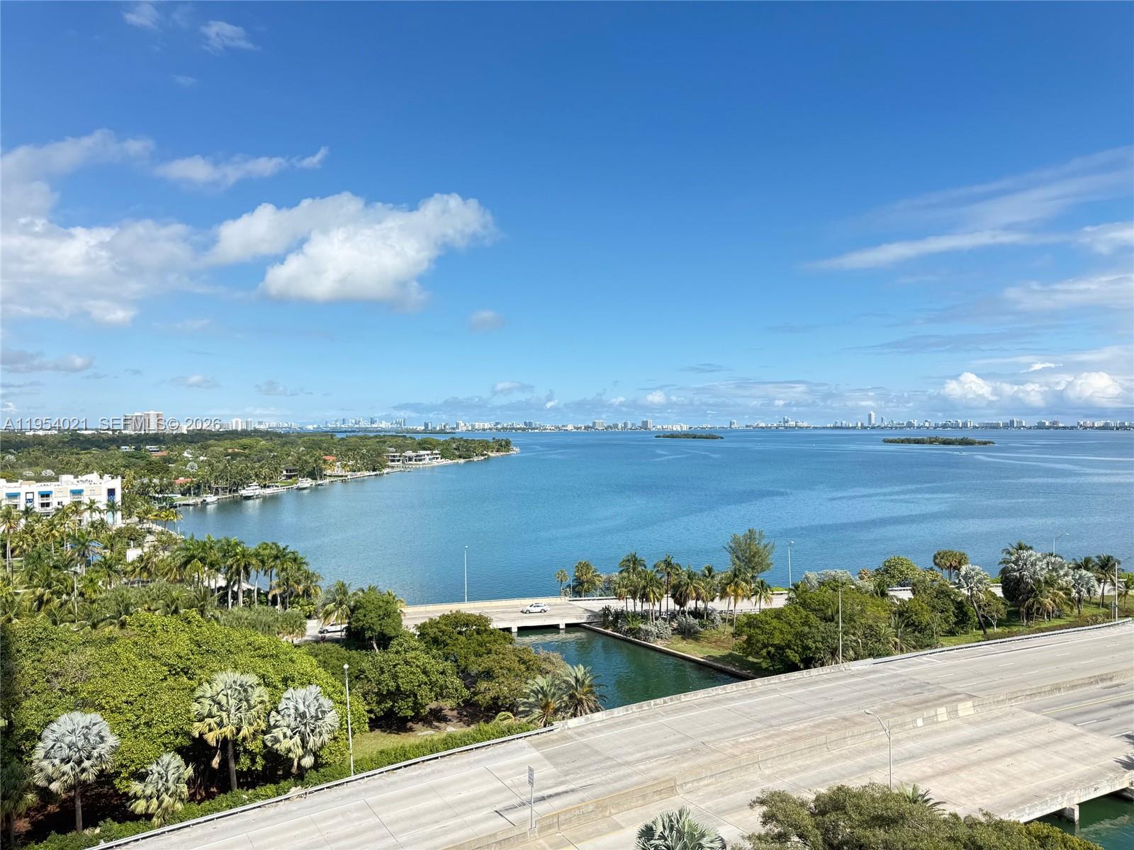 BLUE CONDO - Residential