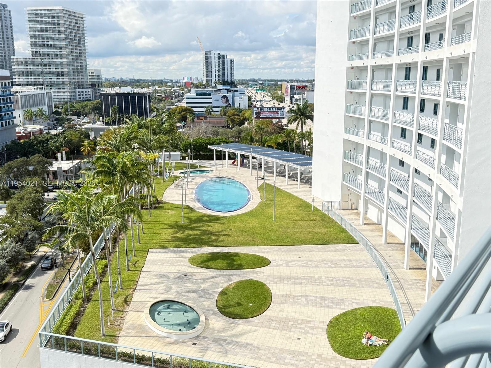 BLUE CONDO - Residential