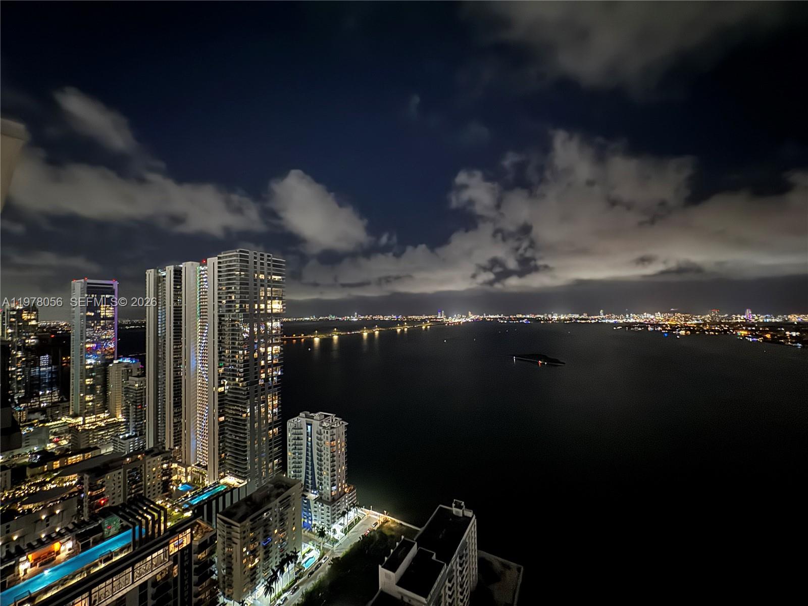 PARAMOUNT BAY CONDO - Residential