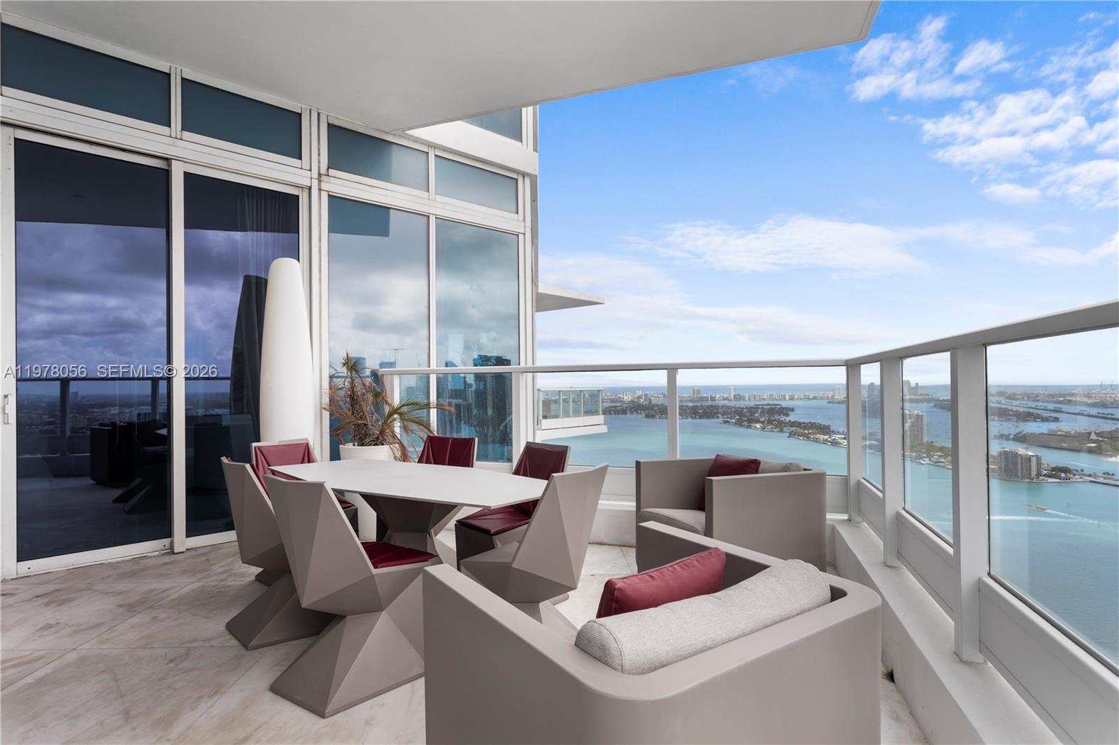 PARAMOUNT BAY CONDO - Residential