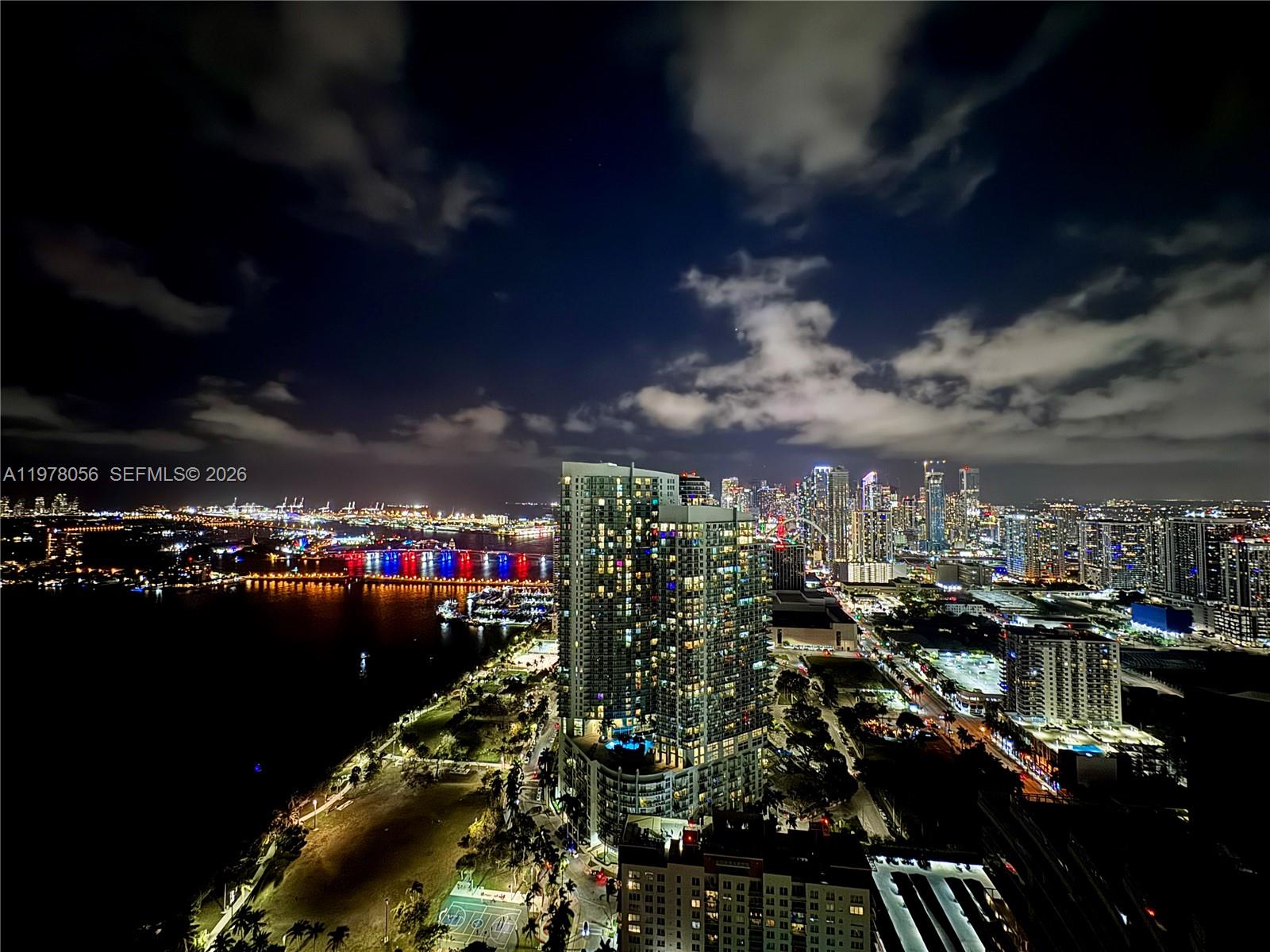 PARAMOUNT BAY CONDO - Residential