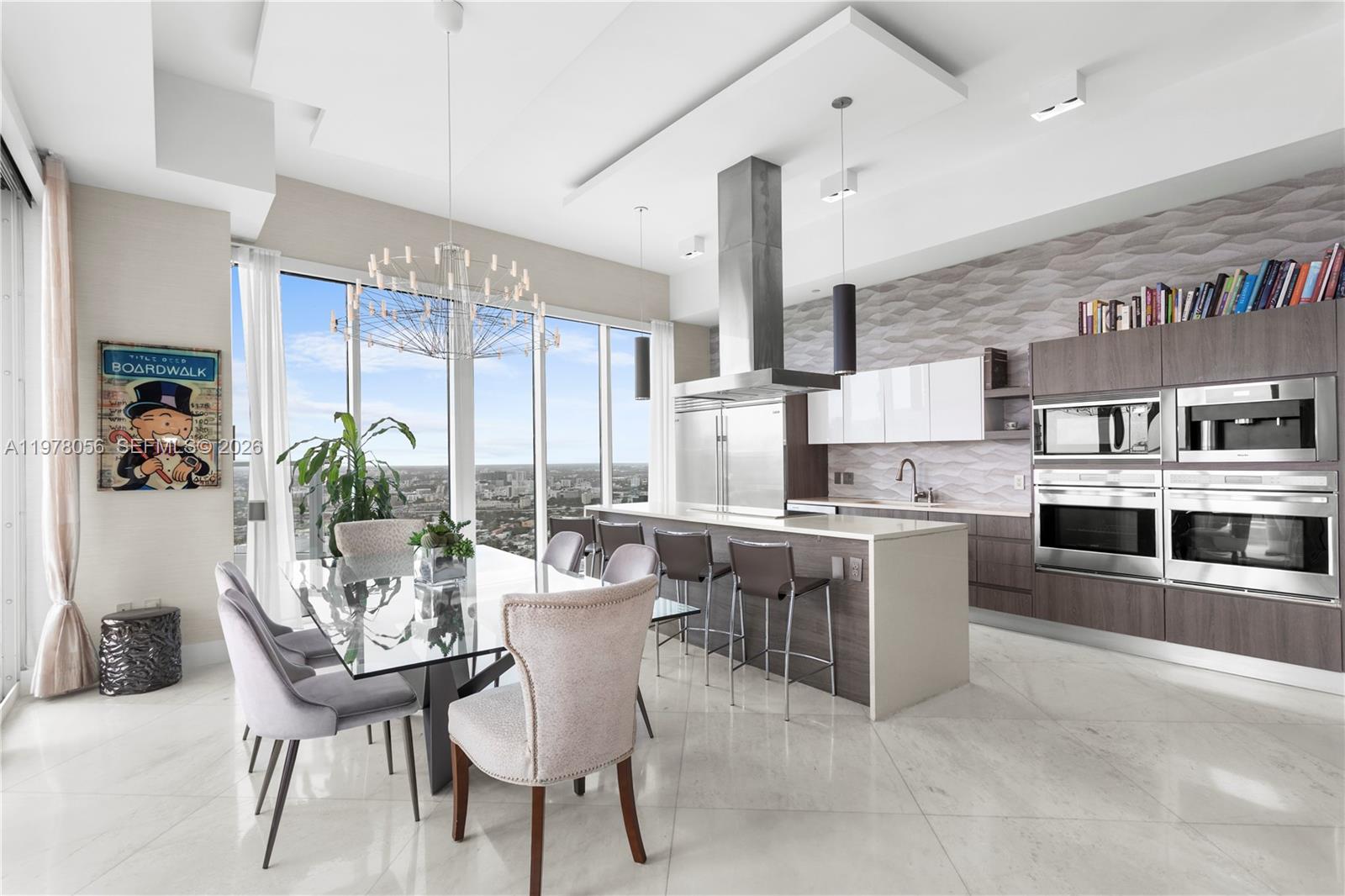 PARAMOUNT BAY CONDO - Residential