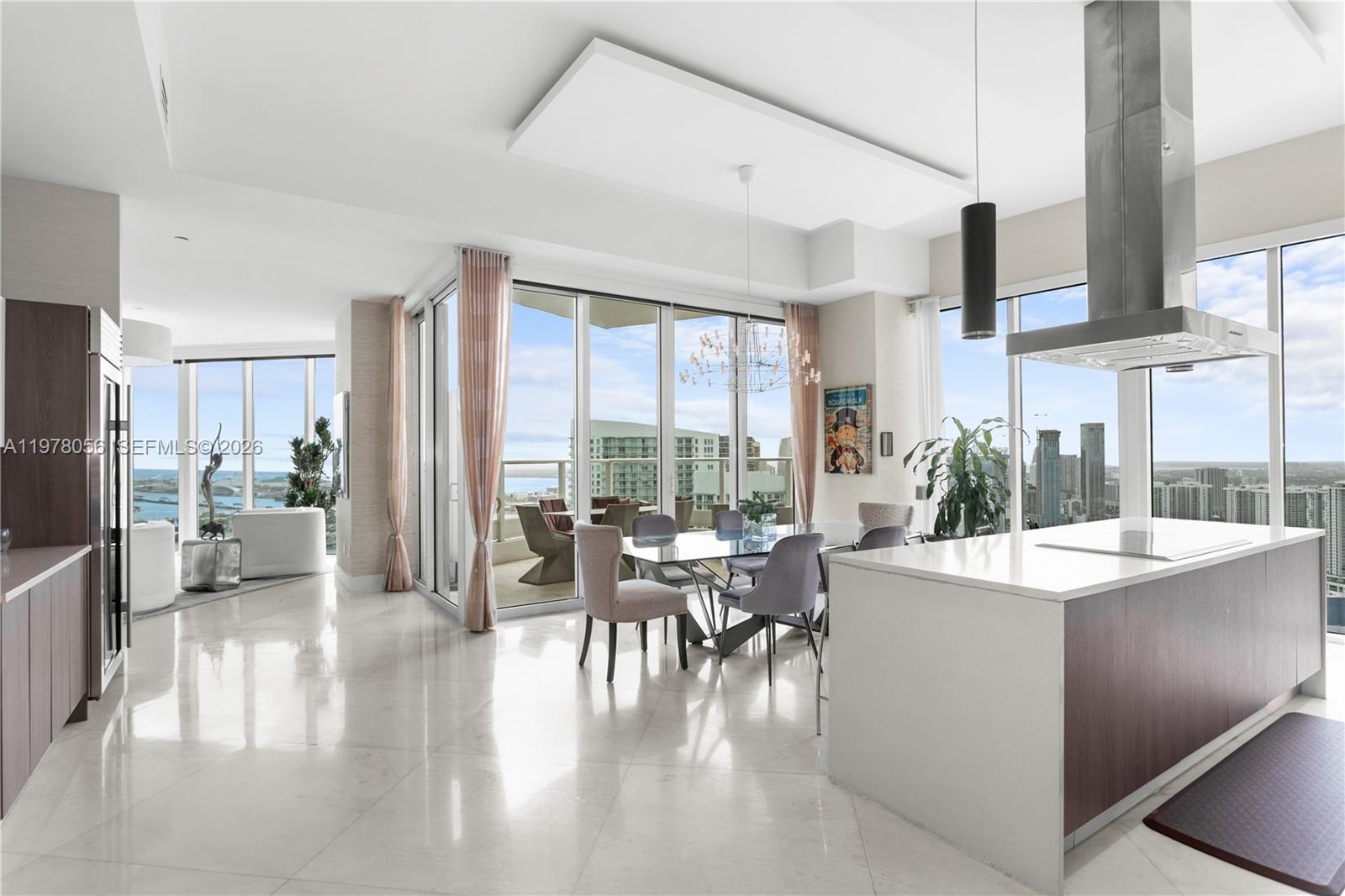 PARAMOUNT BAY CONDO - Residential