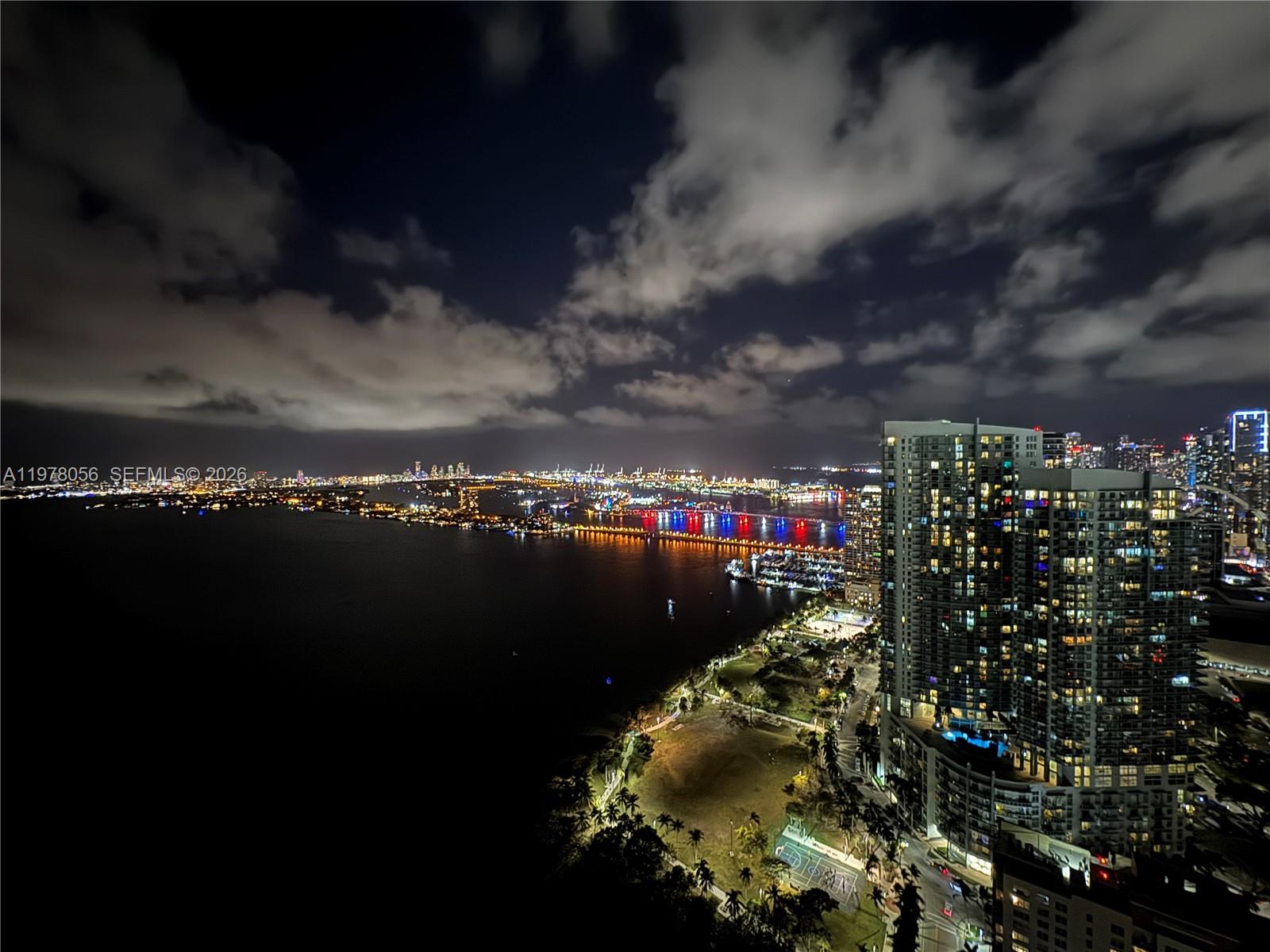 PARAMOUNT BAY CONDO - Residential