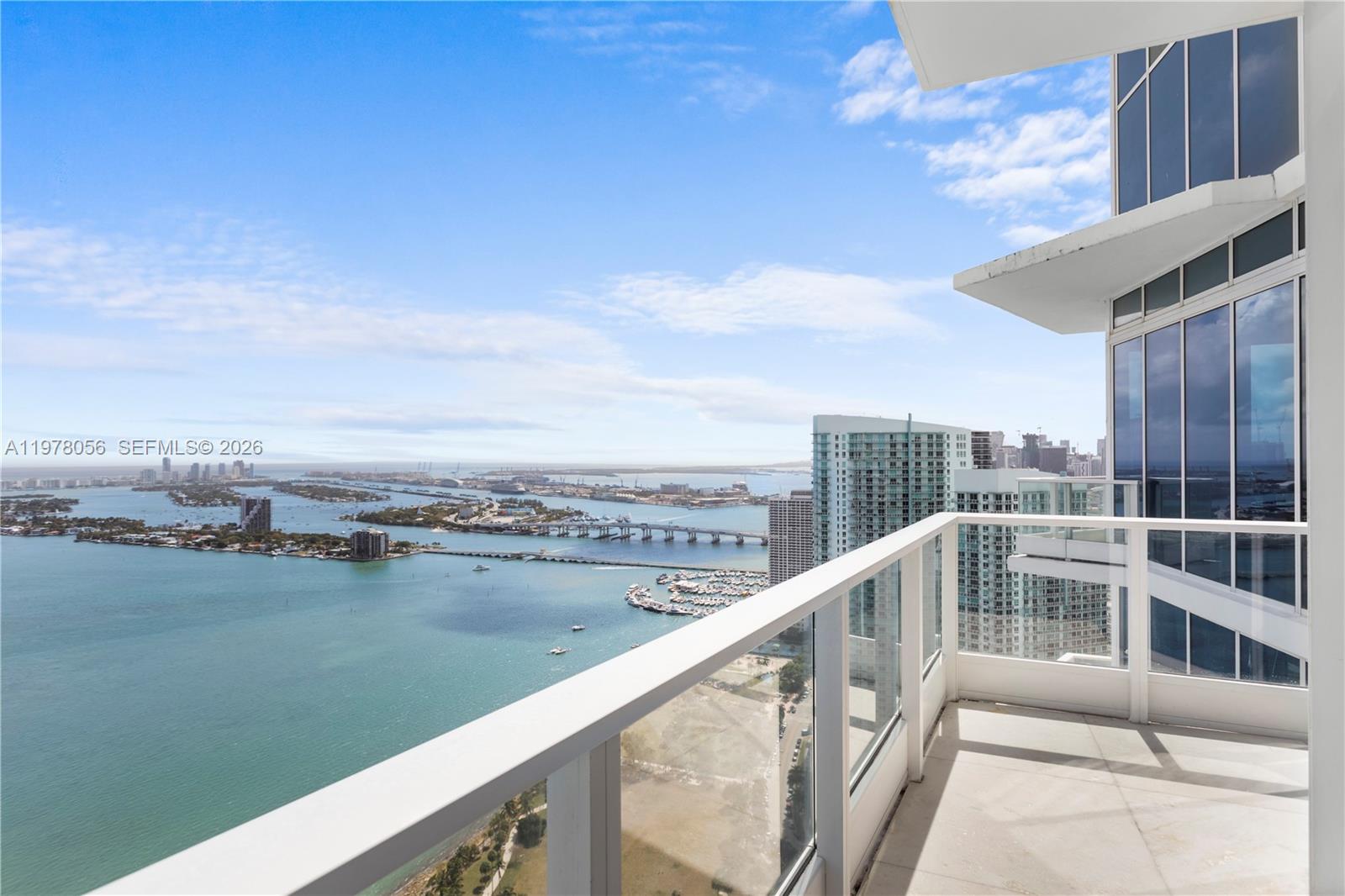 PARAMOUNT BAY CONDO - Residential