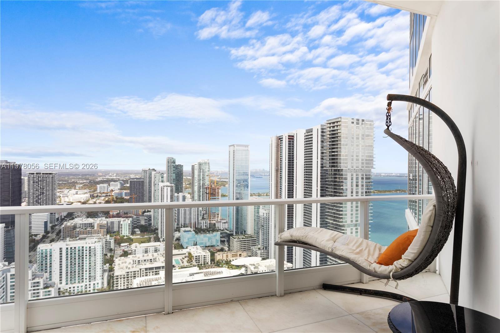 PARAMOUNT BAY CONDO - Residential