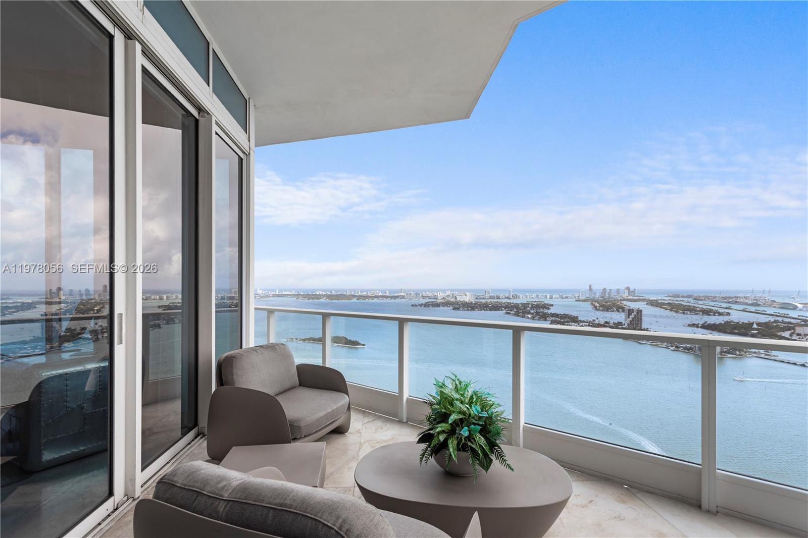 PARAMOUNT BAY CONDO - Residential