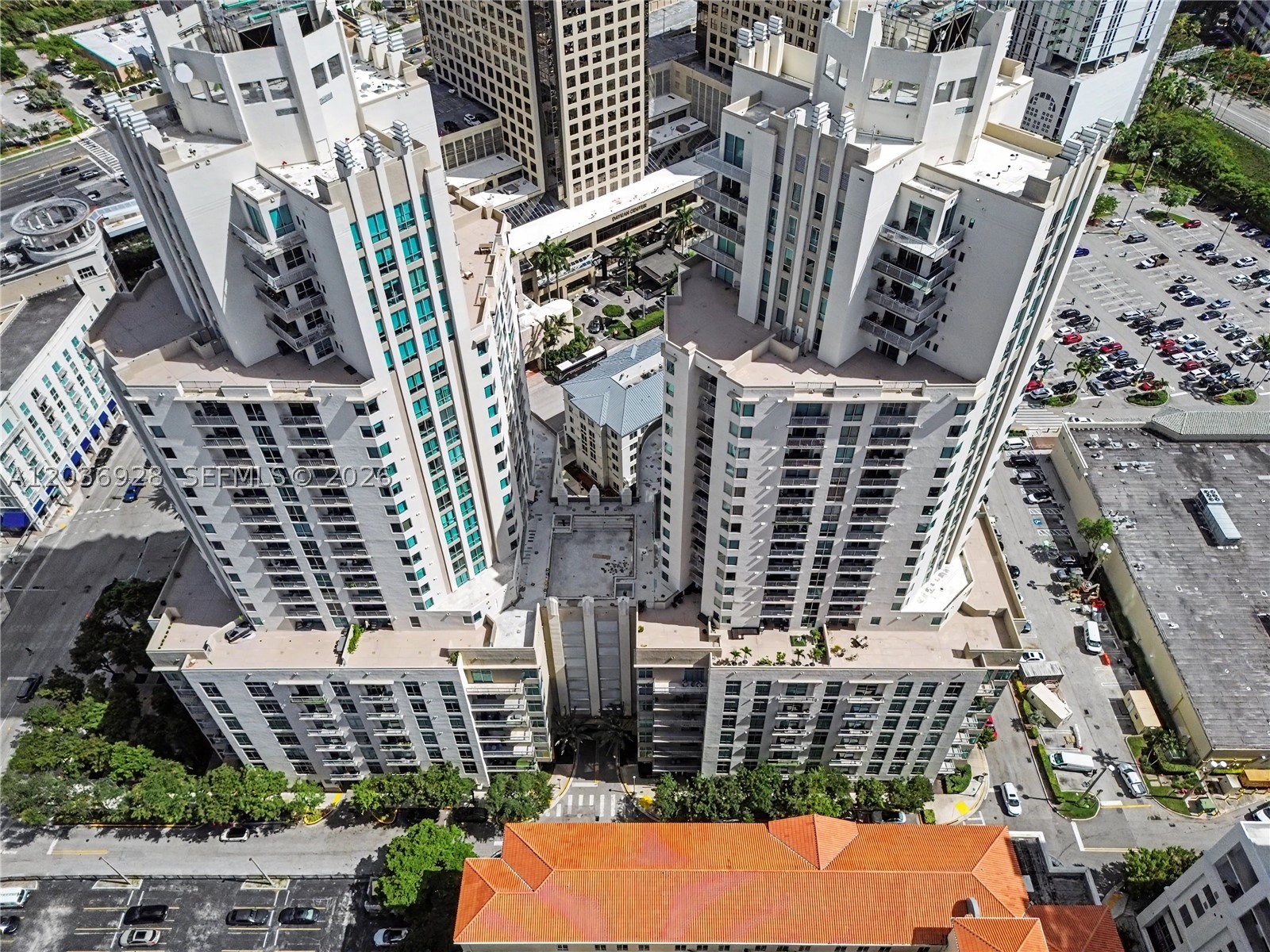 METROPOLIS I AT DADELAND - Residential Lease