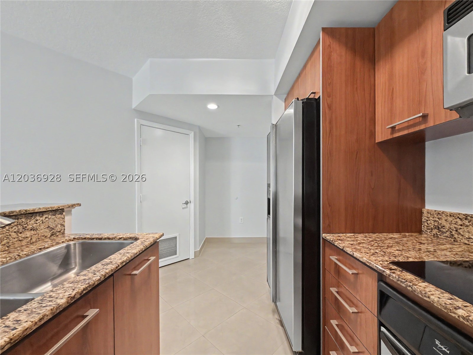 METROPOLIS I AT DADELAND - Residential Lease