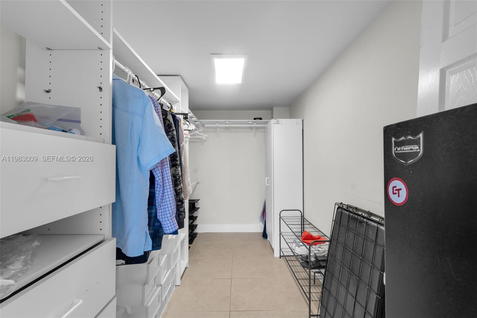 OLYMPUS CONDO PHASE - Residential