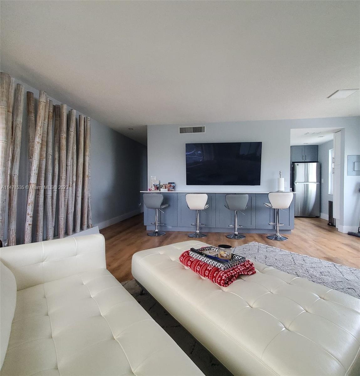BREAKERS CONDOMINIUM - Residential Lease