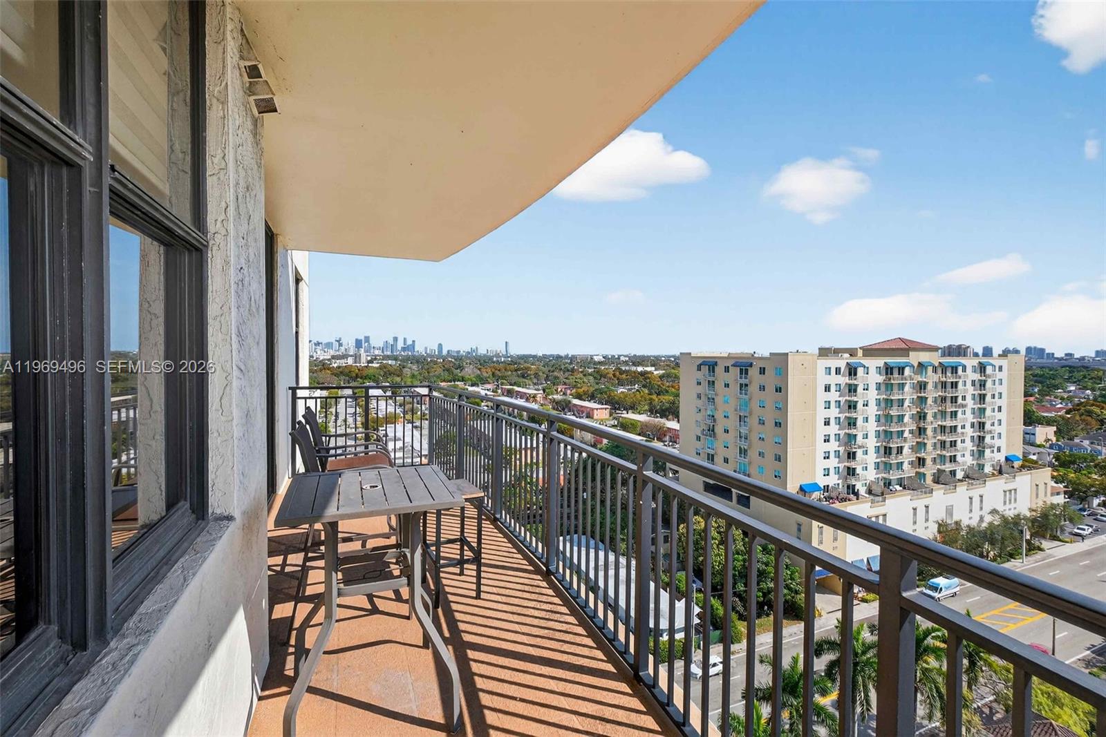 PUERTA DE PALMAS CONDO - Residential