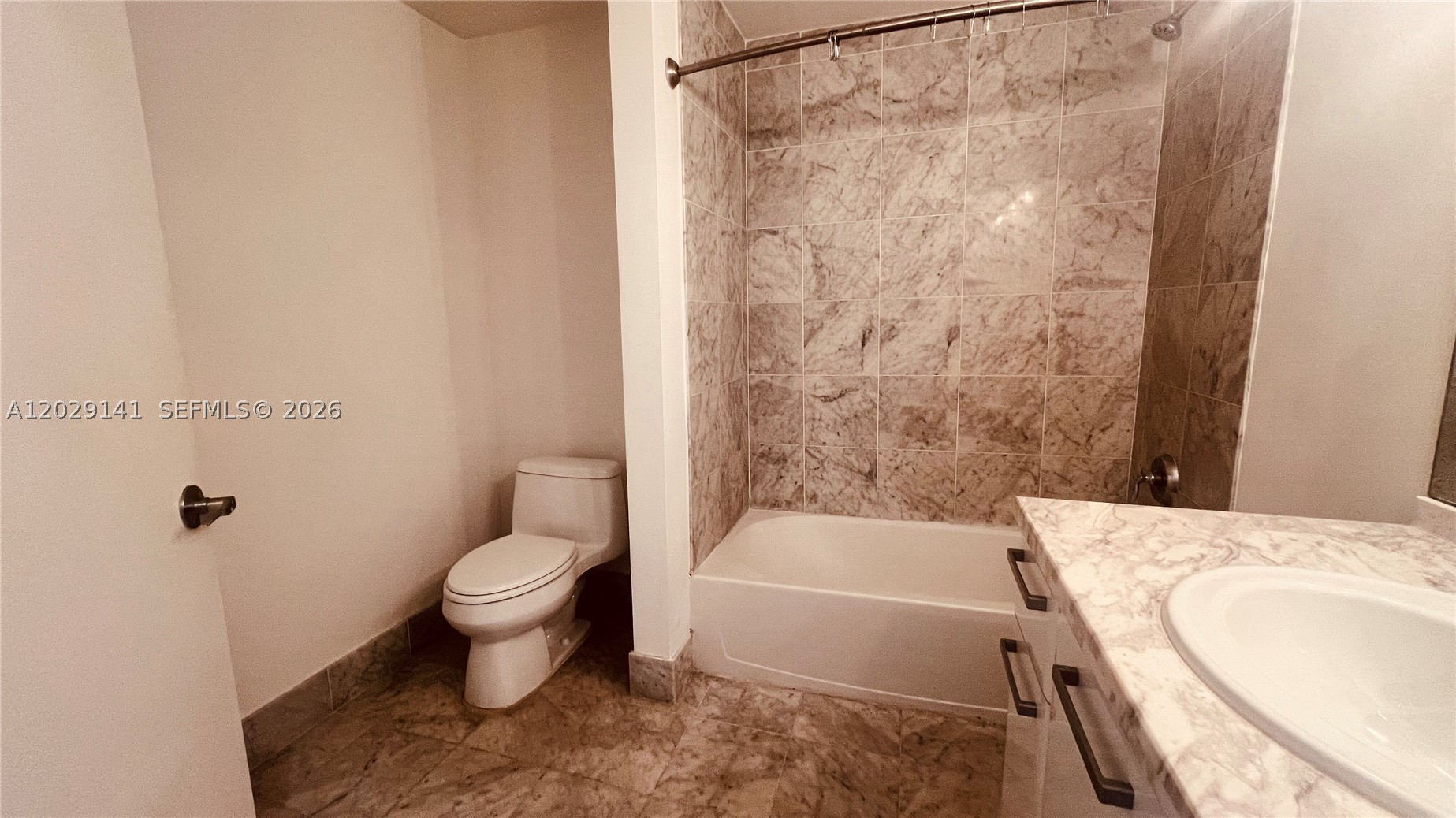 VIZCAYNE SOUTH CONDO - Residential Lease