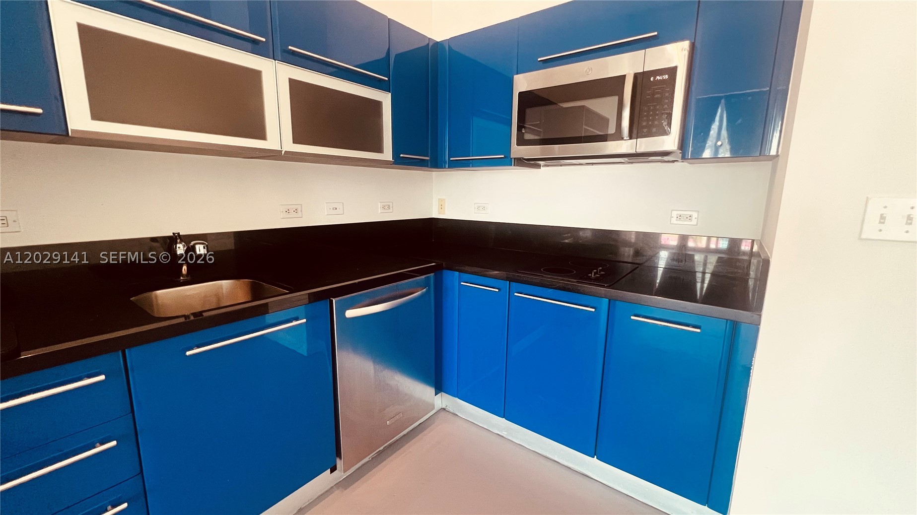VIZCAYNE SOUTH CONDO - Residential Lease