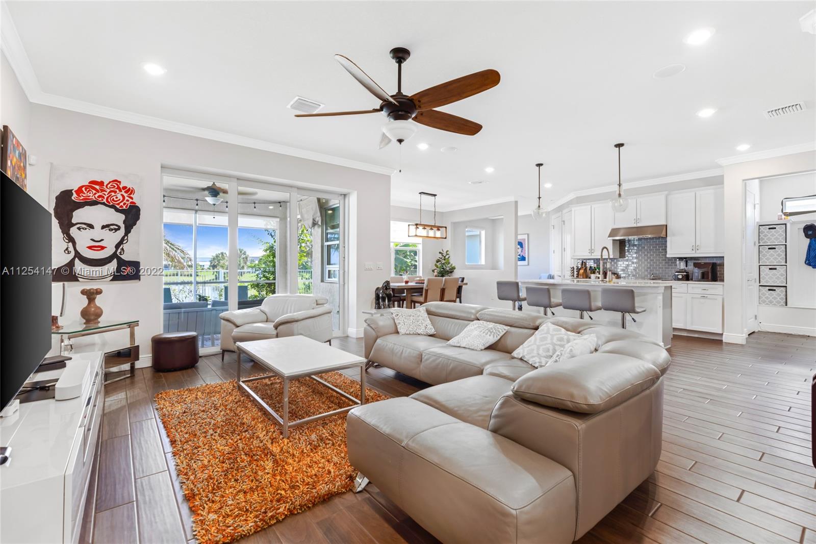HILLCREST COUNTRY CLUB SO - Residential
