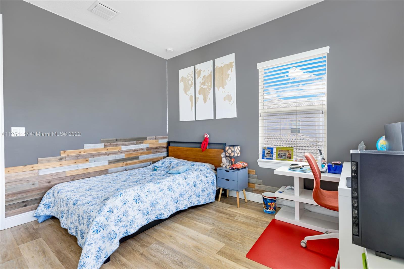 HILLCREST COUNTRY CLUB SO - Residential