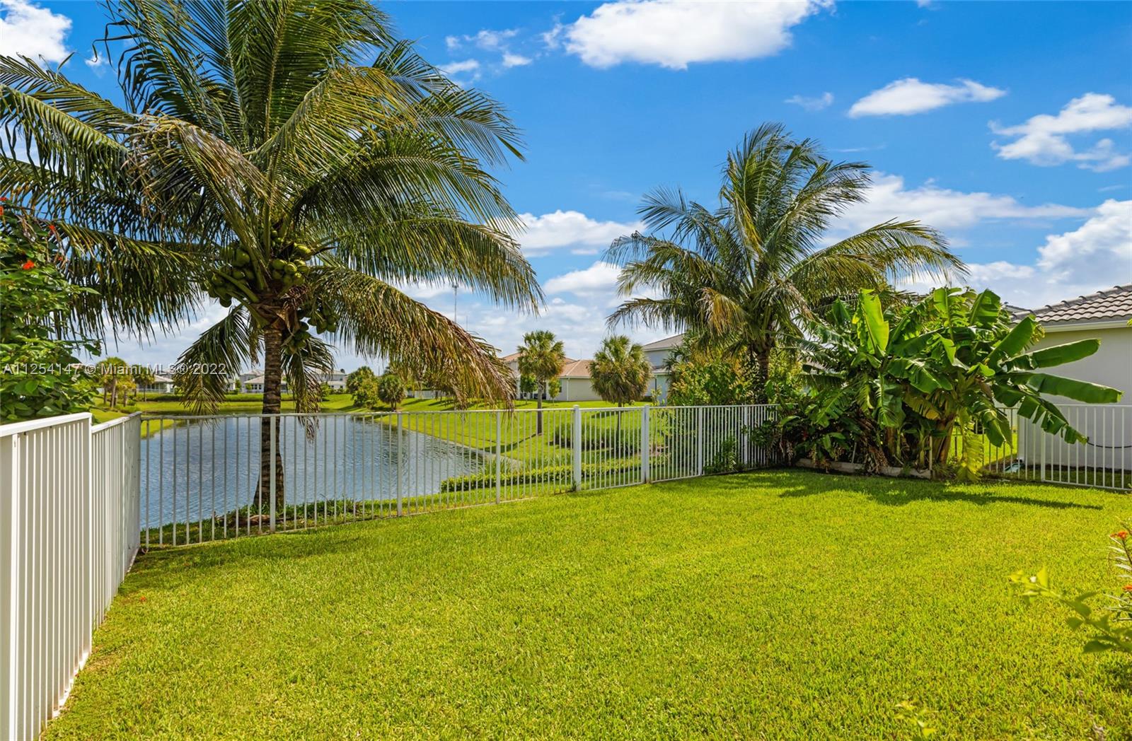 HILLCREST COUNTRY CLUB SO - Residential