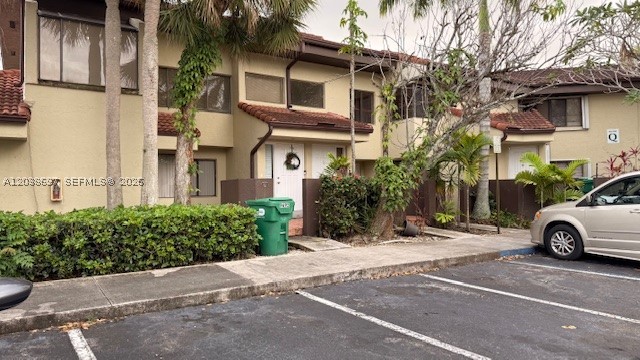 Great condo unit in West Kendall. 2 spacious bedrooms / 2 baths. New Roof. Second bedroom has direct access to the second bathroom. Screened balcony overlooking pool area. Washer/Dryer in the unit. Plenty of guest parking. Great location close to shopping and restaurants. Unit is vacant and easy to show. Showassist for information. Owner will give credit for appliances.