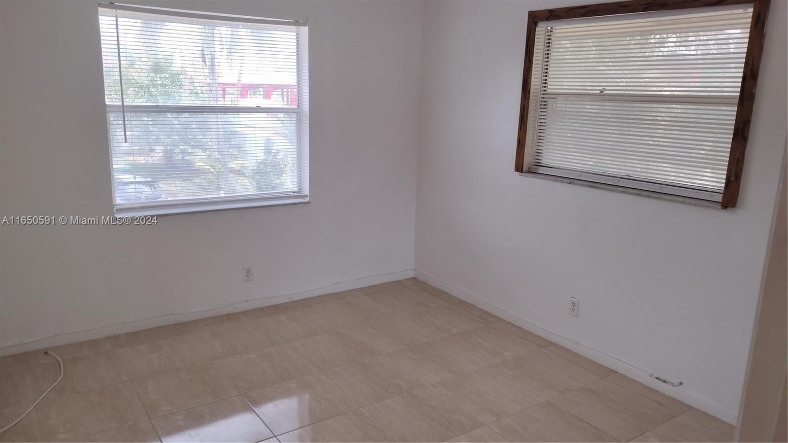 BRENTWOOD WEST TOWNHOUSES - Residential Lease