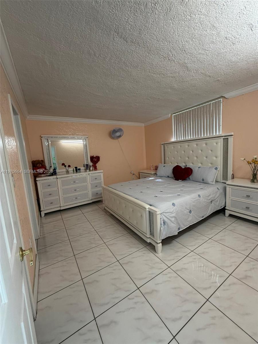 SAMARI LAKE EAST CONDO - Residential