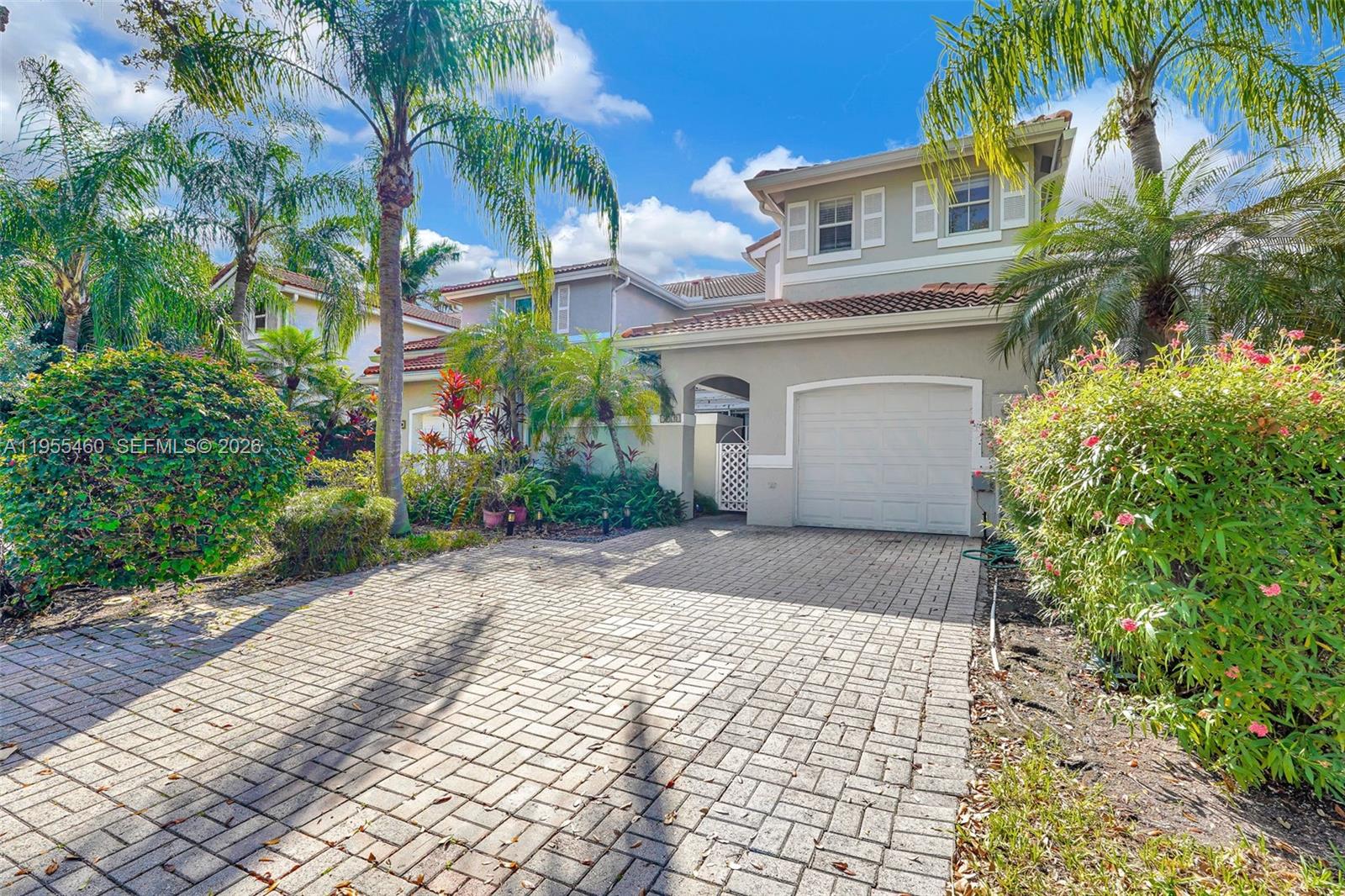 GORGEOUS AND SPACIOUS TOWNHOUSE 3 BEDROOMS 2 1/2 BATHS, HIGHLY DESIRED WESTLAKE VILLAGE GATED COMMUNITY, 1 CAR GARAGE AND DRIVEWAY TO PARK 2 CARS. AMAZING AMENITIES: CLUBHOUSE, TENNIS, HEATED POOL, JACUZZI, GYM, KID'S PLAYGROUND. CLOSE TO THE BEACH & AIRPORT. GUARD GATE 24/7. EASY TO SHOW. CALL TODAY!