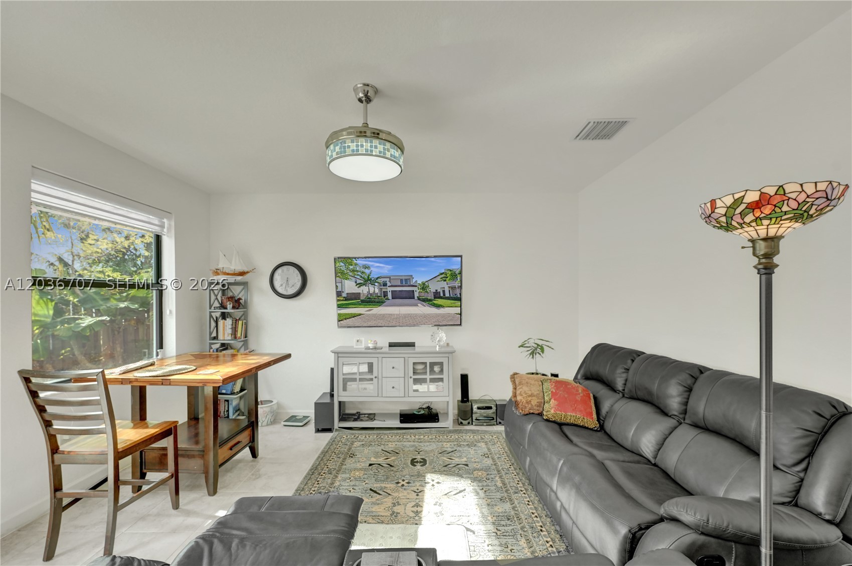 VIA VENTURA NEIGHBORHOOD - Residential