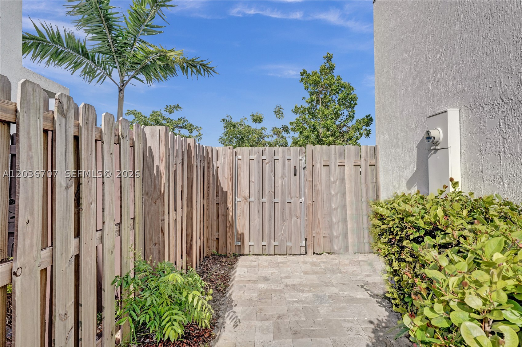 VIA VENTURA NEIGHBORHOOD - Residential