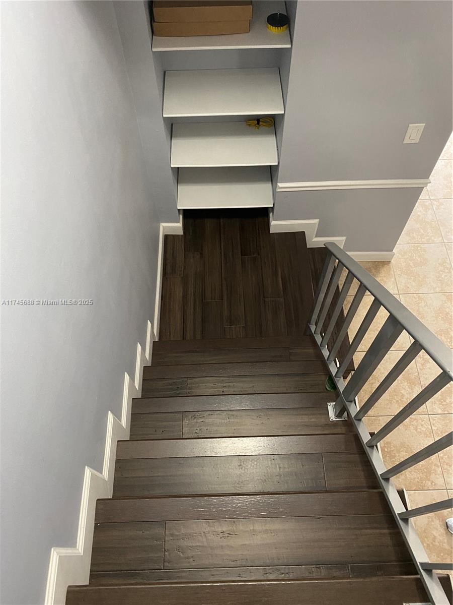 KENDALE LAKES TOWNHOUSE C - Residential Lease