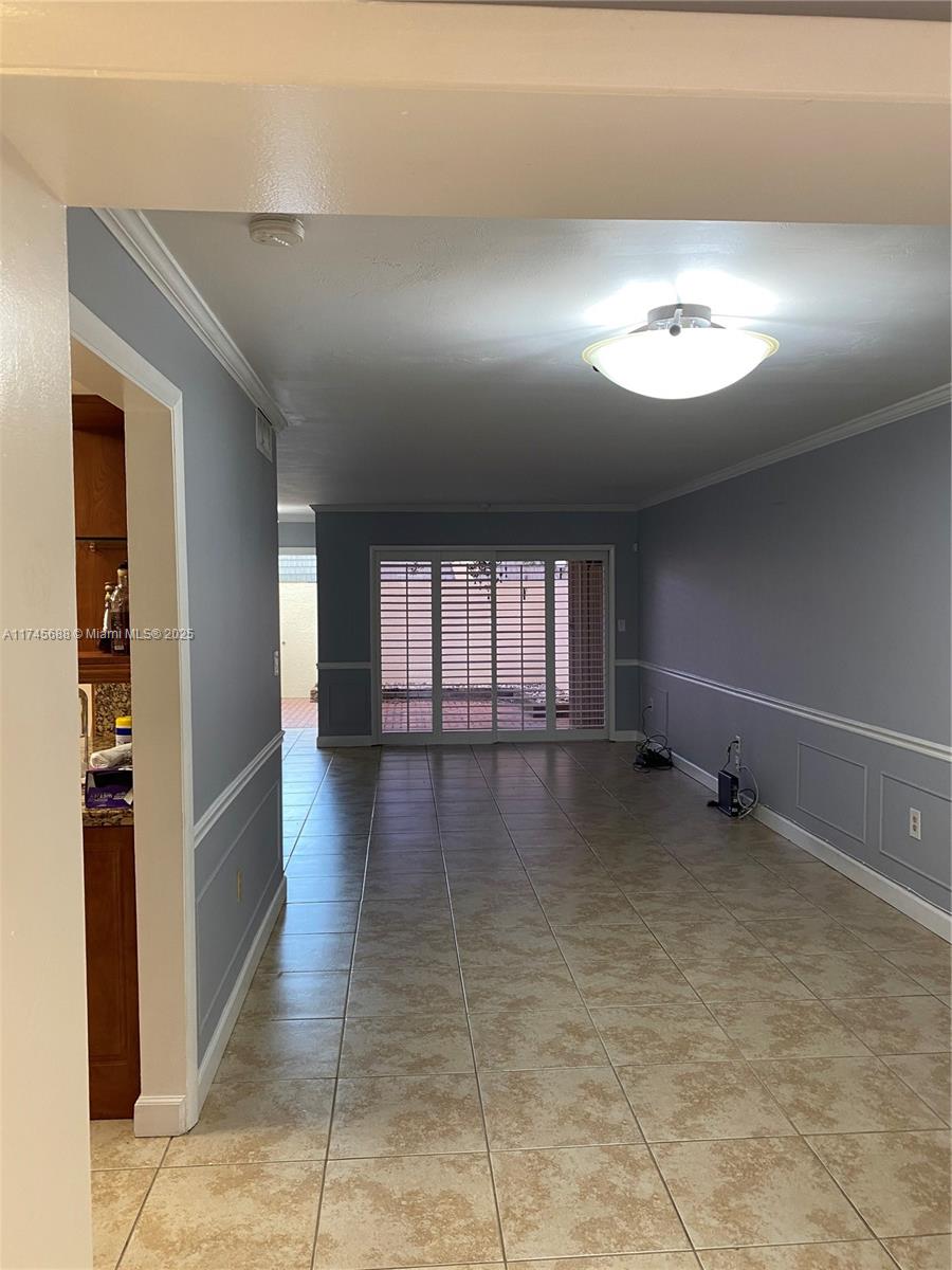 KENDALE LAKES TOWNHOUSE C - Residential Lease