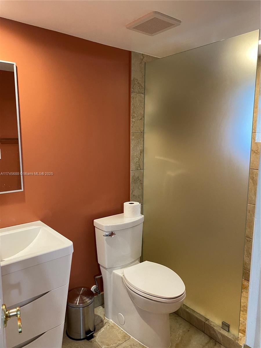 KENDALE LAKES TOWNHOUSE C - Residential Lease