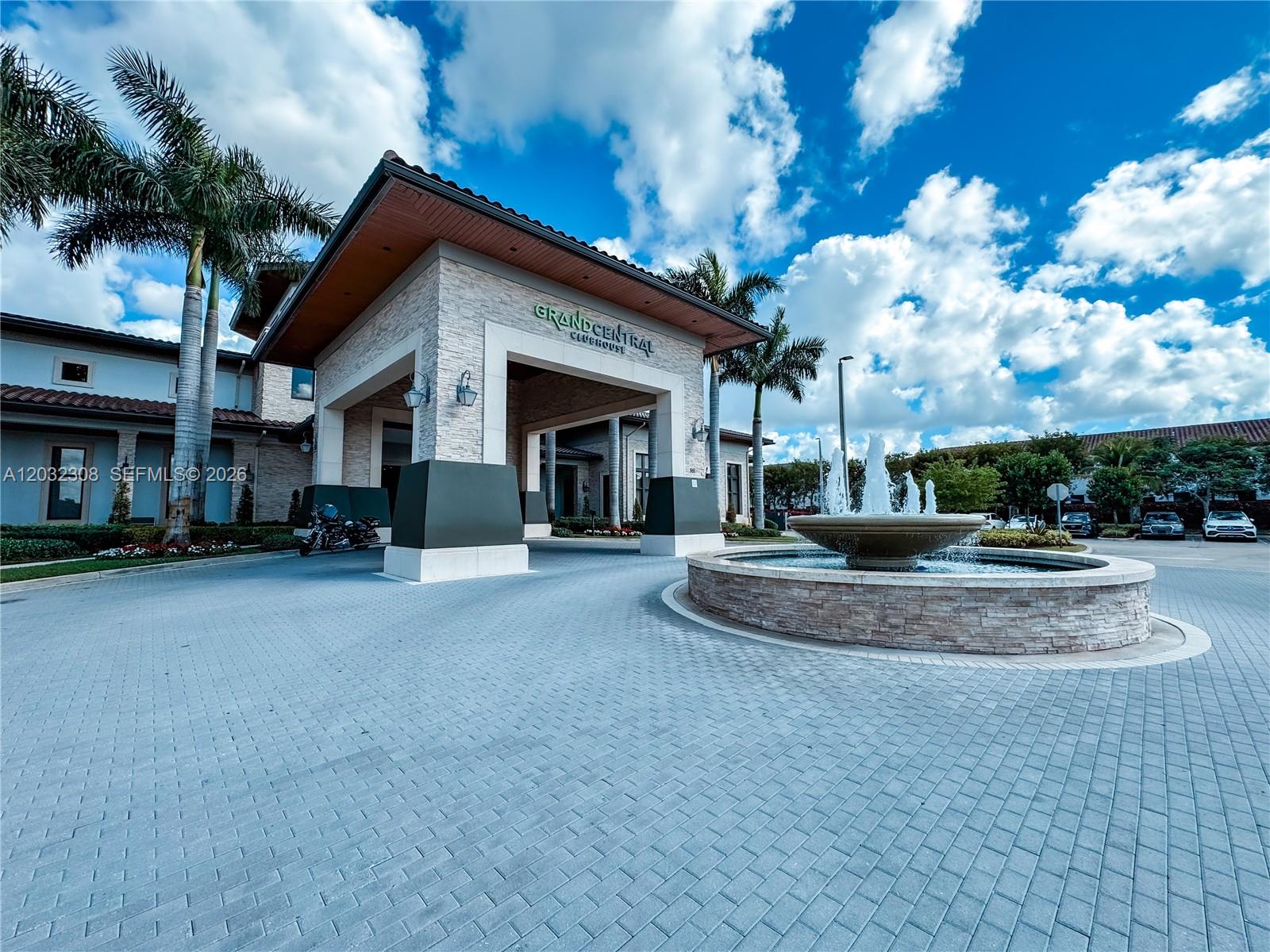 HIGHLAND AT PARK CENTRAL - Residential